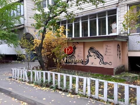 комерційна за адресою Васильківська вул., 42