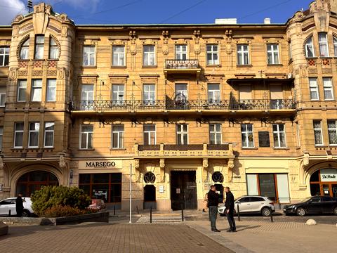 квартира по адресу Генерала Петра Григоренко пл. (Перемоги), 4