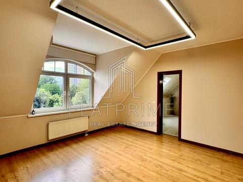 будинок за адресою Крутогірна вул., 52