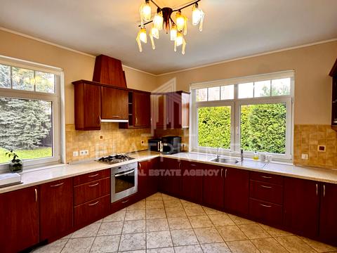 будинок за адресою Крутогірна вул., 52