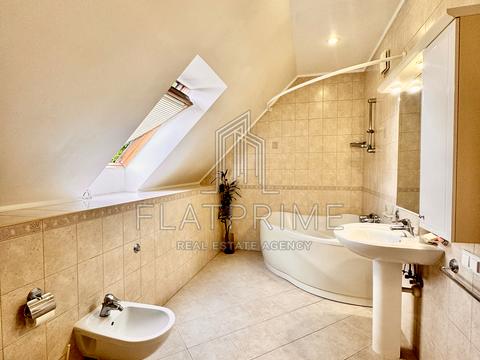 будинок за адресою Крутогірна вул., 52