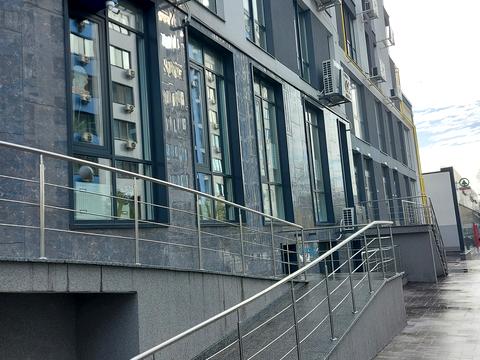 комерційна за адресою Центральна вул., 21-А