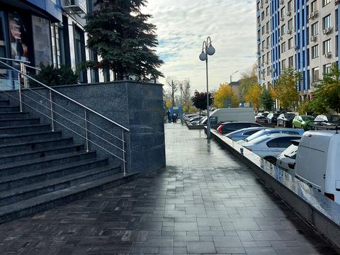 комерційна за адресою Центральна вул., 21-А