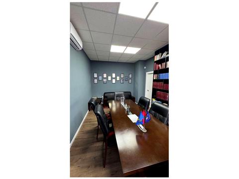 комерційна за адресою Жилянська вул., 68