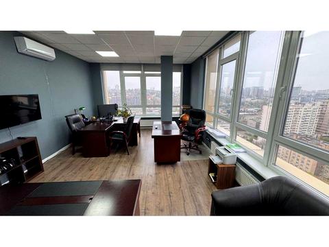 комерційна за адресою Жилянська вул., 68