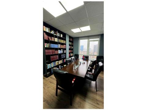 комерційна за адресою Жилянська вул., 68