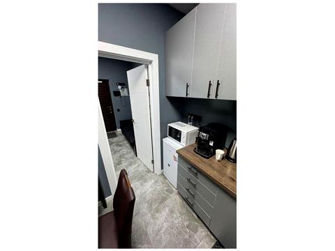 комерційна за адресою Жилянська вул., 68