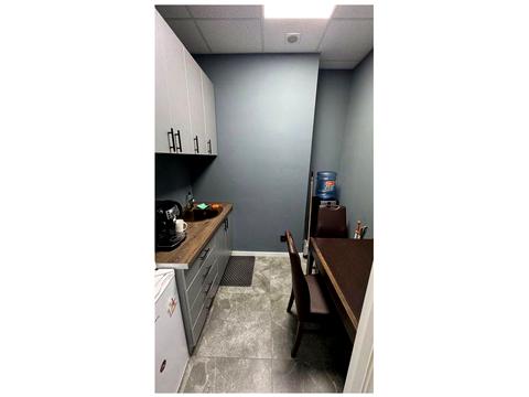 комерційна за адресою Жилянська вул., 68