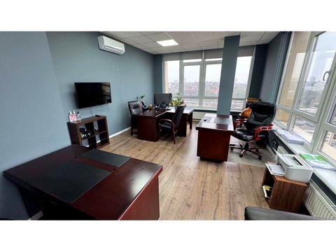 комерційна за адресою Жилянська вул., 68