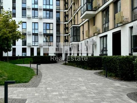 комерційна за адресою Салютна вул., 2-Б