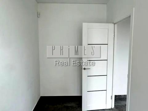 комерційна за адресою Салютна вул., 2-Б