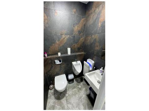 комерційна за адресою Жилянська вул., 68