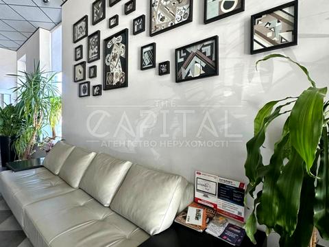 комерційна за адресою Новокостянтинівська вул., 2