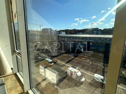 комерційна за адресою Новокостянтинівська вул., 2