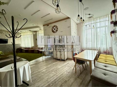 комерційна за адресою Срібнокільська вул., 12