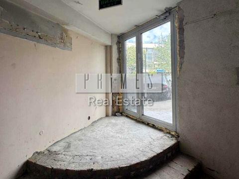 комерційна за адресою Львівська пл., 1