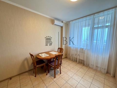 квартира за адресою Авіаконструктора Ігоря Сікорського вул. (Танкова), 1-Б