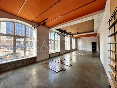 комерційна за адресою Антоновича вул. (Горького), 169