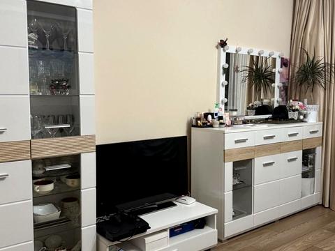 квартира за адресою Володимира Івасюка вул., 7