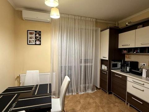 квартира за адресою Володимира Івасюка вул., 7