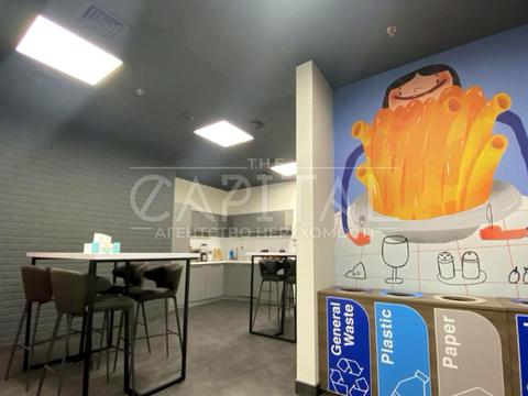 комерційна за адресою Болсуновська вул. (Сергія Струтинського), 13-15