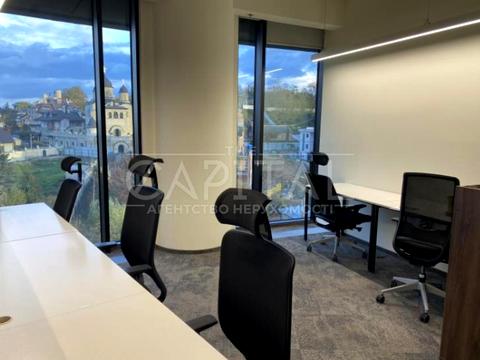 комерційна за адресою Болсуновська вул. (Сергія Струтинського), 13-15