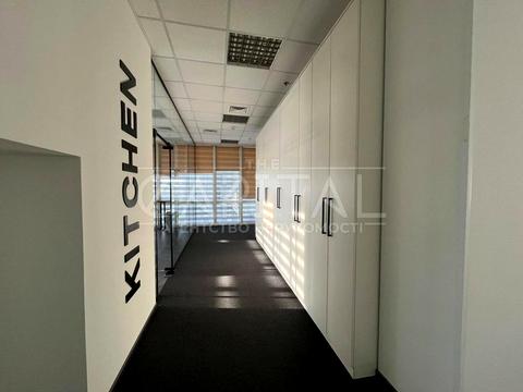 комерційна за адресою Київ, Миколи Амосова вул., 12-А