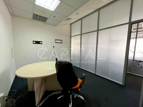 комерційна за адресою Київ, Миколи Амосова вул., 12-А