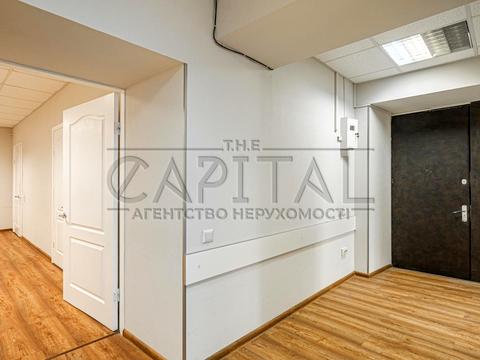 комерційна за адресою Хорива вул., 7А