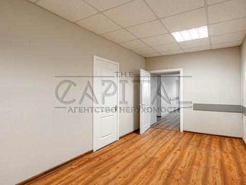 комерційна за адресою Хорива вул., 7А