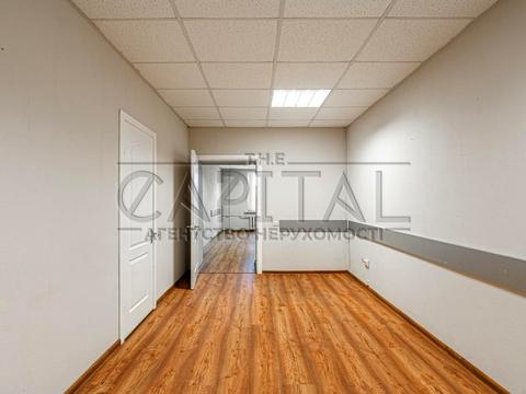 комерційна за адресою Хорива вул., 7А