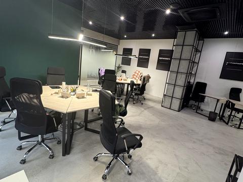 комерційна за адресою Вадима Гетьмана вул., 1