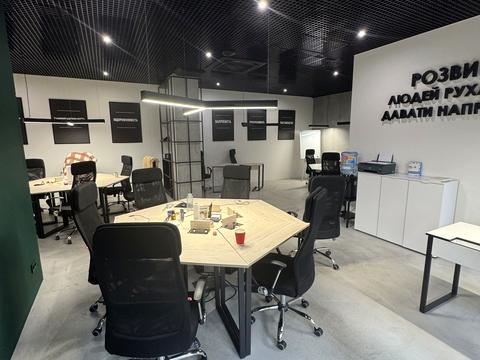 комерційна за адресою Вадима Гетьмана вул., 1