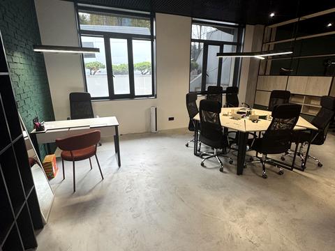 комерційна за адресою Вадима Гетьмана вул., 1