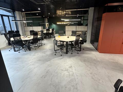 комерційна за адресою Вадима Гетьмана вул., 1