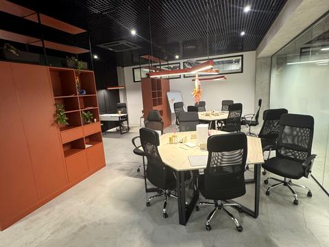 комерційна за адресою Вадима Гетьмана вул., 1