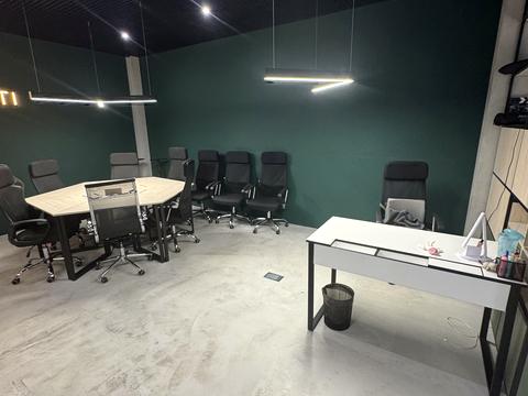 комерційна за адресою Вадима Гетьмана вул., 1