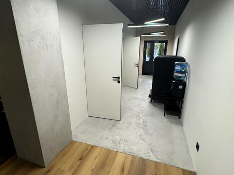 комерційна за адресою Вадима Гетьмана вул., 1