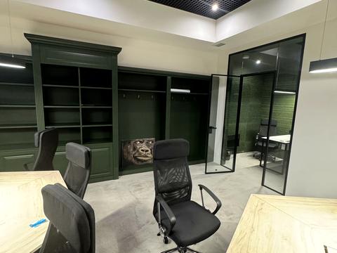 комерційна за адресою Вадима Гетьмана вул., 1