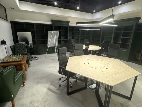 комерційна за адресою Вадима Гетьмана вул., 1