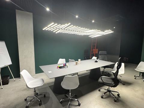 комерційна за адресою Вадима Гетьмана вул., 1