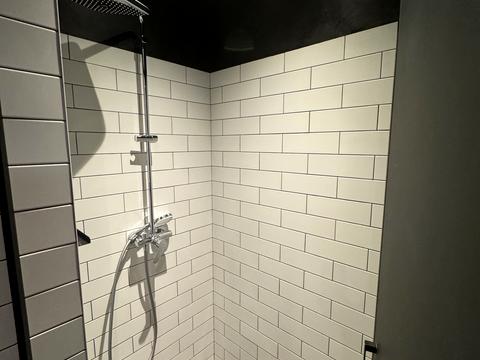 комерційна за адресою Вадима Гетьмана вул., 1