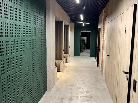 комерційна за адресою Вадима Гетьмана вул., 1