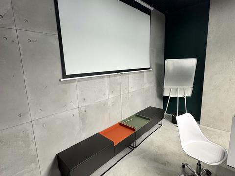 комерційна за адресою Вадима Гетьмана вул., 1