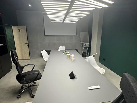 комерційна за адресою Вадима Гетьмана вул., 1