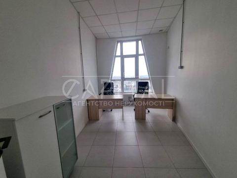 комерційна за адресою Кловський узвіз, 7a