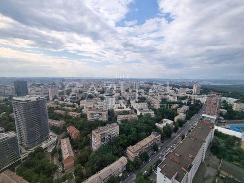 комерційна за адресою Кловський узвіз, 7a