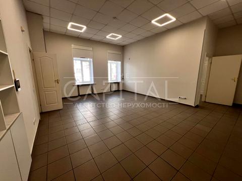 комерційна за адресою Гетьмана Павла Скоропадського вул. (Льва Толстого), 17А