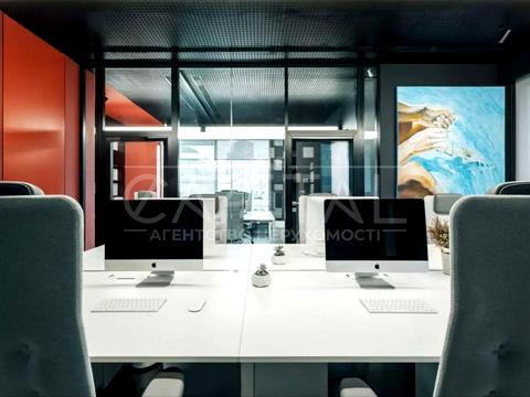 комерційна за адресою Дніпровська набережна вул., 14-Б