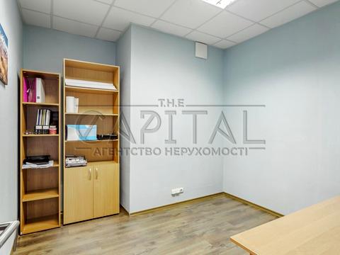 комерційна за адресою Євгена Коновальця вул. (Щорса), 32-А